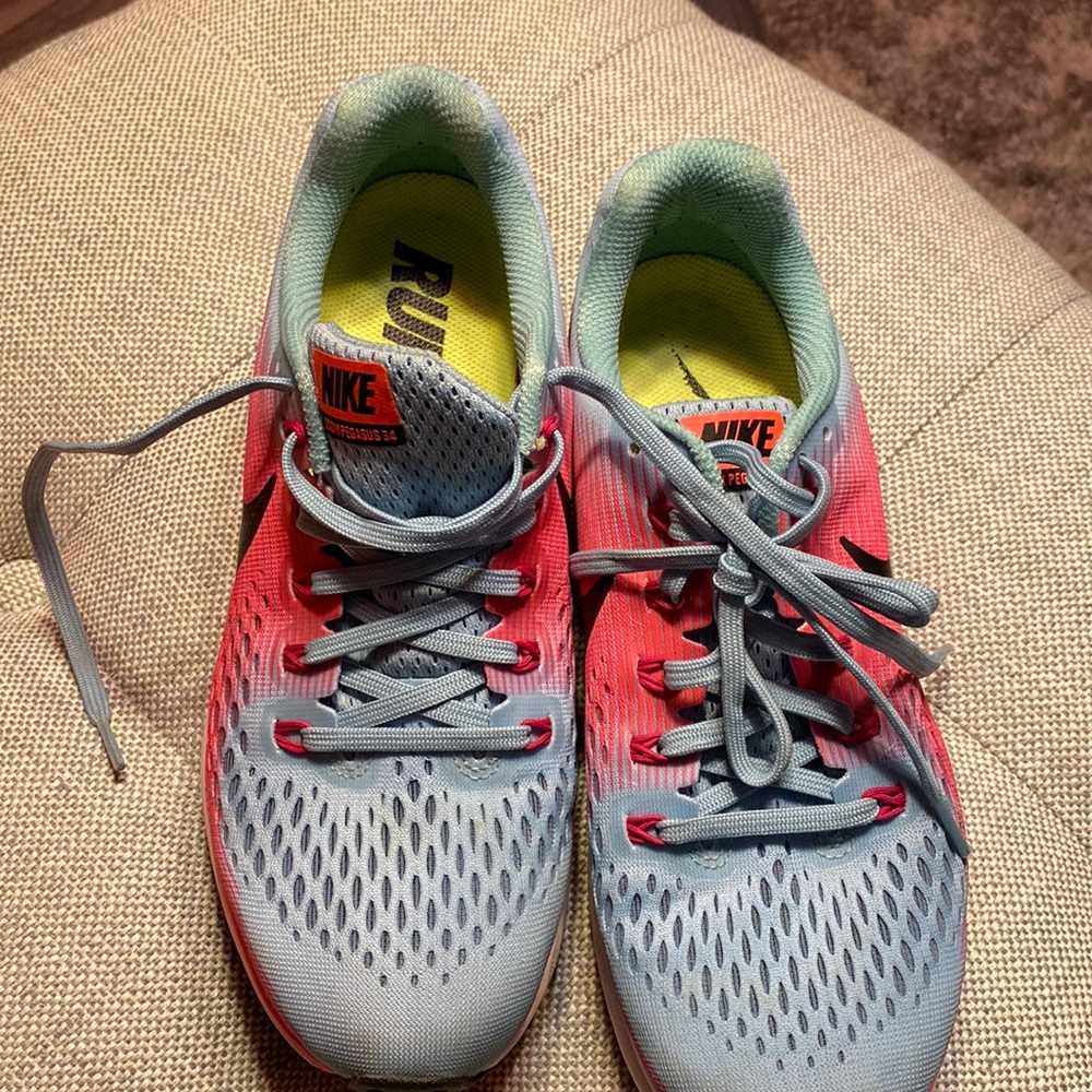 Womens Nike zoom Winflo 6 size 8.5